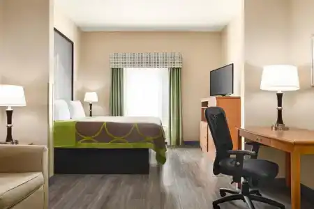 Super 8 by Wyndham Savannah - 38