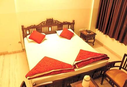 Chit Chat Palace - 1