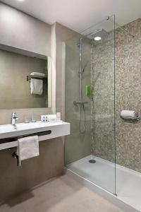 Best Western Mediterranee Menton - 81