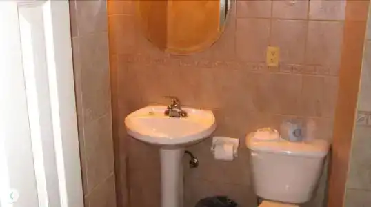 Knights Inn - 5