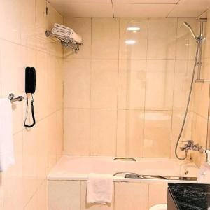 j5s Bur Dubai - 14