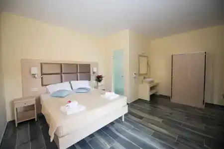 Amour Holiday Resort - 4