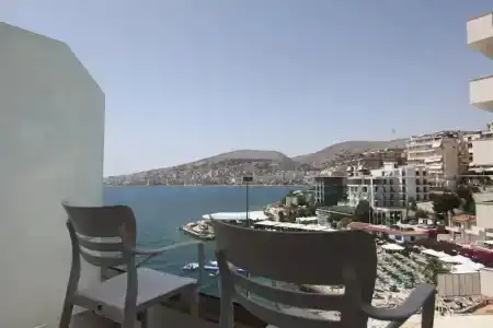Blue Bay - 32