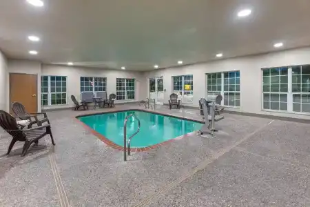 Super 8 by Wyndham San Antonio/Alamodome Area - 11