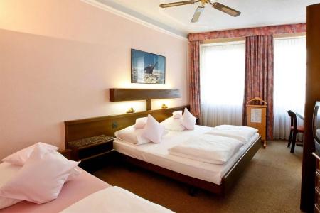 Roesli Guest House - 38