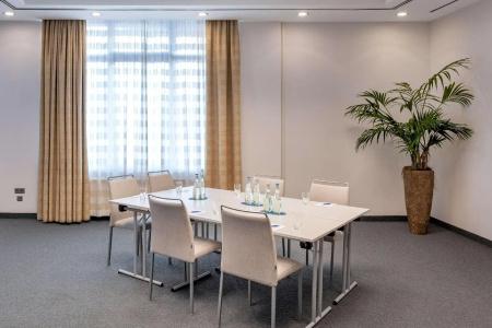 NH Stuttgart Airport - 40