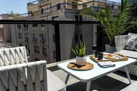Melo Athens - 172