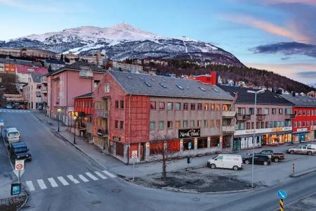 Narvik Wivel - 18