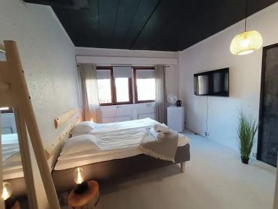 Goiglo & Hostel - 34
