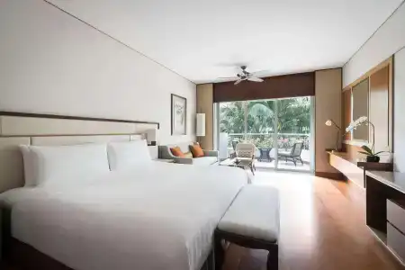 Shangri-La Singapore (SG Clean, Staycation Approved) - 4