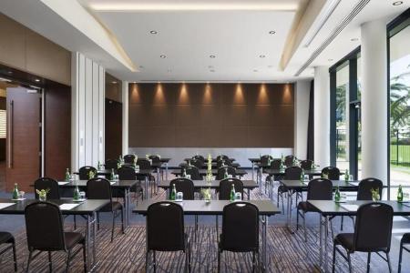 Crown Promenade - 12