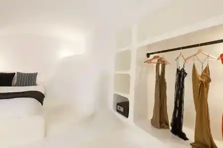 Luna Santorini Suites - 43