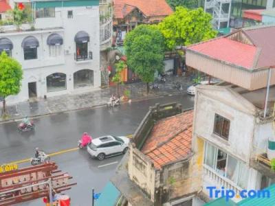 Hanoi Sky - 123