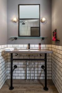 Moxy Osaka Honmachi By Marriott - 8