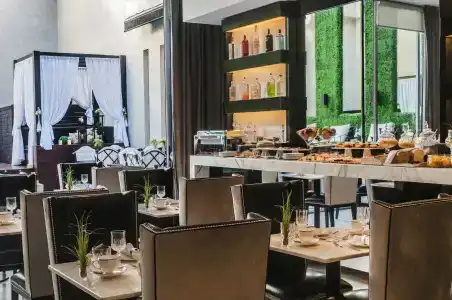 1828 Smart Boutique - 24