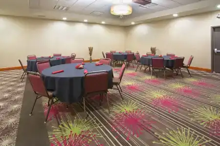 Holiday Inn & Suites Downtown, an IHG - 16