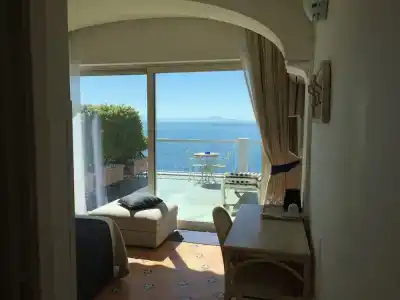 Bellevue Suite - 13