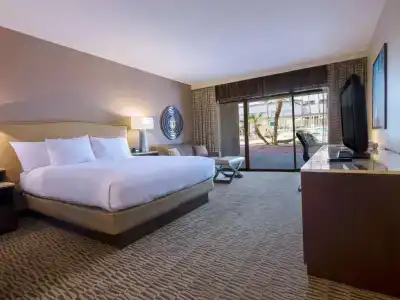 Hilton Phoenix Airport - 5