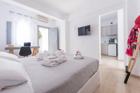 Blue Waves Suites & - 52