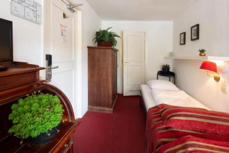 Amsterdam House - 1