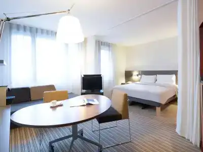 Novotel Suites Paris Montreuil Vincennes - 4