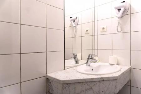 Ours Blanc - Place Victor Hugo - 49