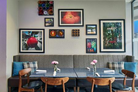 Four Points by Sheraton Downtown - 36