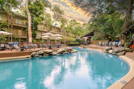 Ramada by Wyndham - 8