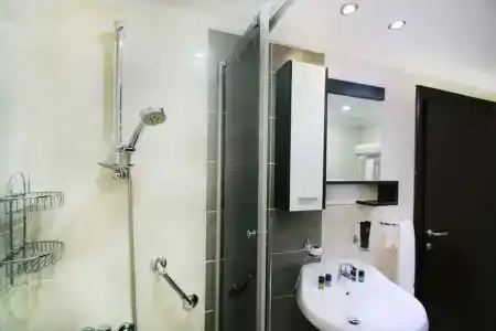 City Rose Suites - 218