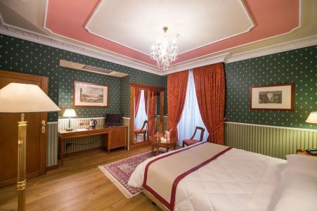 Strozzi Palace - 18