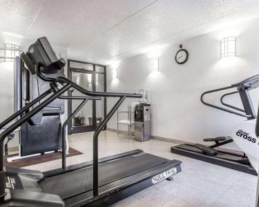 Quality Inn & Suites Coliseum - 9