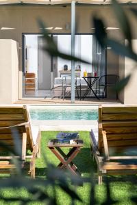 Meliti (Adults Only) - 100