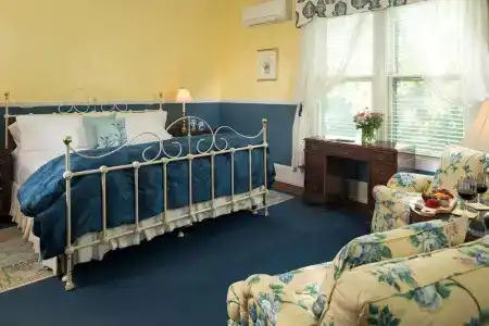 Albemarle Inn - - 45