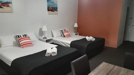 Outrigger Burleigh - 70