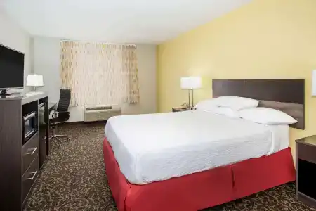 Days Inn by Wyndham Phoenix North - 23