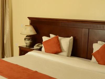 Golden Tulip - 53