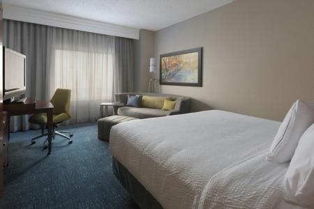 Courtyard by Marriott San Antonio Riverwalk - 3
