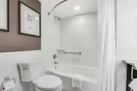 The Madison, a Hilton - 17