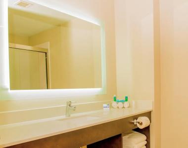 Holiday Inn Express St. Petersburg North / i-275, An Ihg - 56