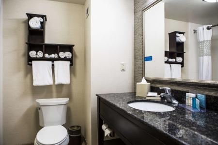 Hampton Inn & Suites - 9