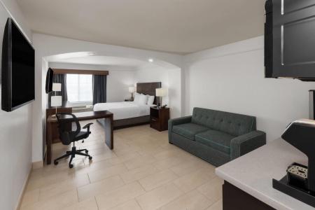 La Quinta by Wyndham Airport - 29