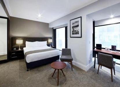 Stamford Plaza - 47