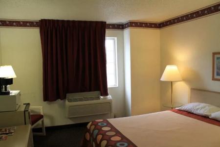 Super 8 by Wyndham San Antonio/Fiesta - 16