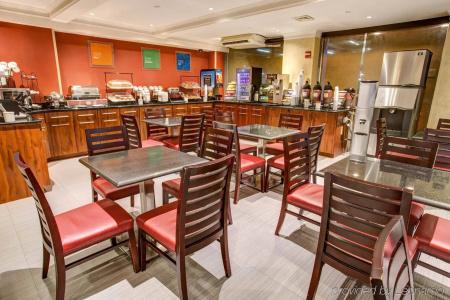 Ramada by Wyndham New York Times Square West - 16