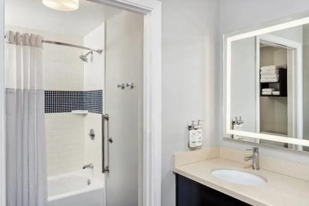 Home2 Suites by Hilton Albany Airport/Wolf Rd - 87