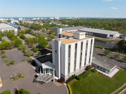 DoubleTree by Hilton Virginia Beach - 30