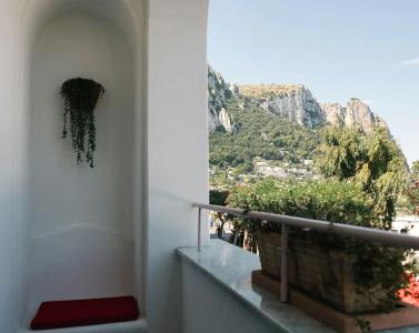 Capri - 12