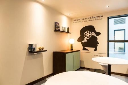 Premier Inn King's Cross - 11