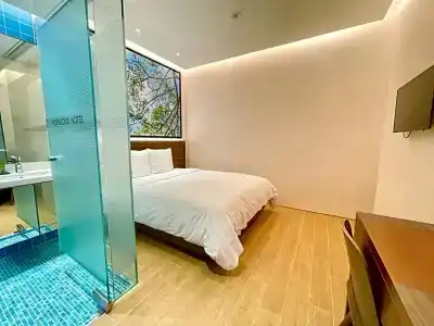 Lion Peak Raffles - Staycation Approved - 76