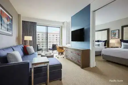 The Waterfront Beach Resort, A Hilton - 100